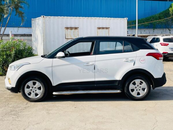 CRETA	2018	E+	P	2	WHITE	35000	9.40	TN02BM3081 - Image 3