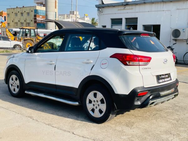 CRETA	2018	E+	P	2	WHITE	35000	9.40	TN02BM3081 - Image 9