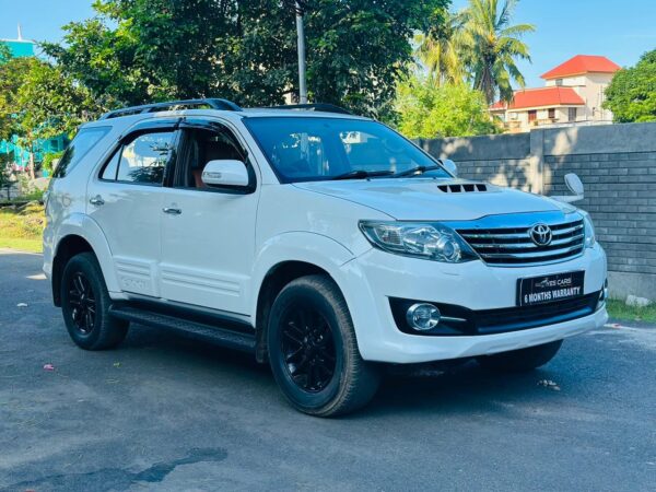 FORTUNER	2012	4X4	D	1	WHITE	160000	13.90	TN09BR2459 - Image 6