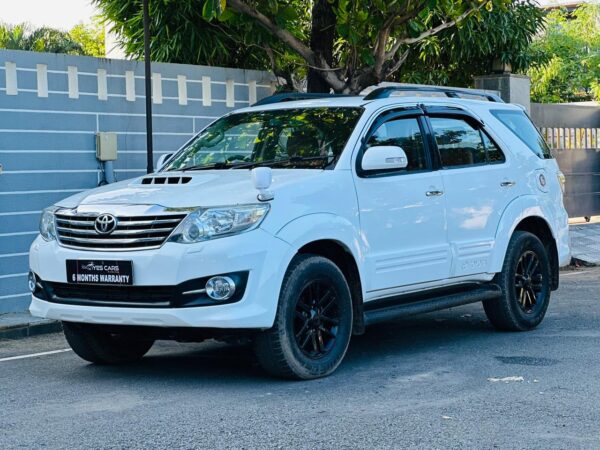 FORTUNER	2012	4X4	D	1	WHITE	160000	13.90	TN09BR2459 - Image 11